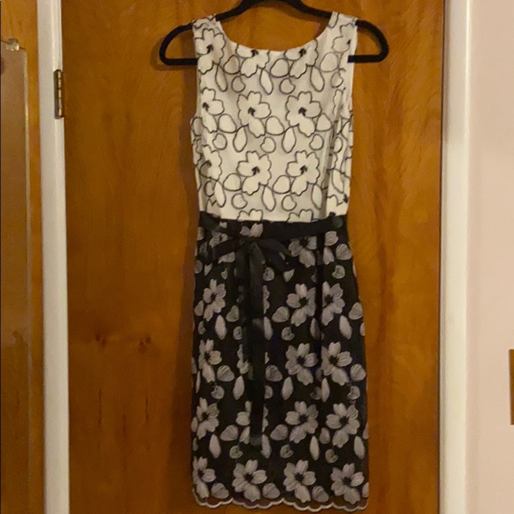 FINAL SALE Ellen Tracy Black White Floral Dress 2